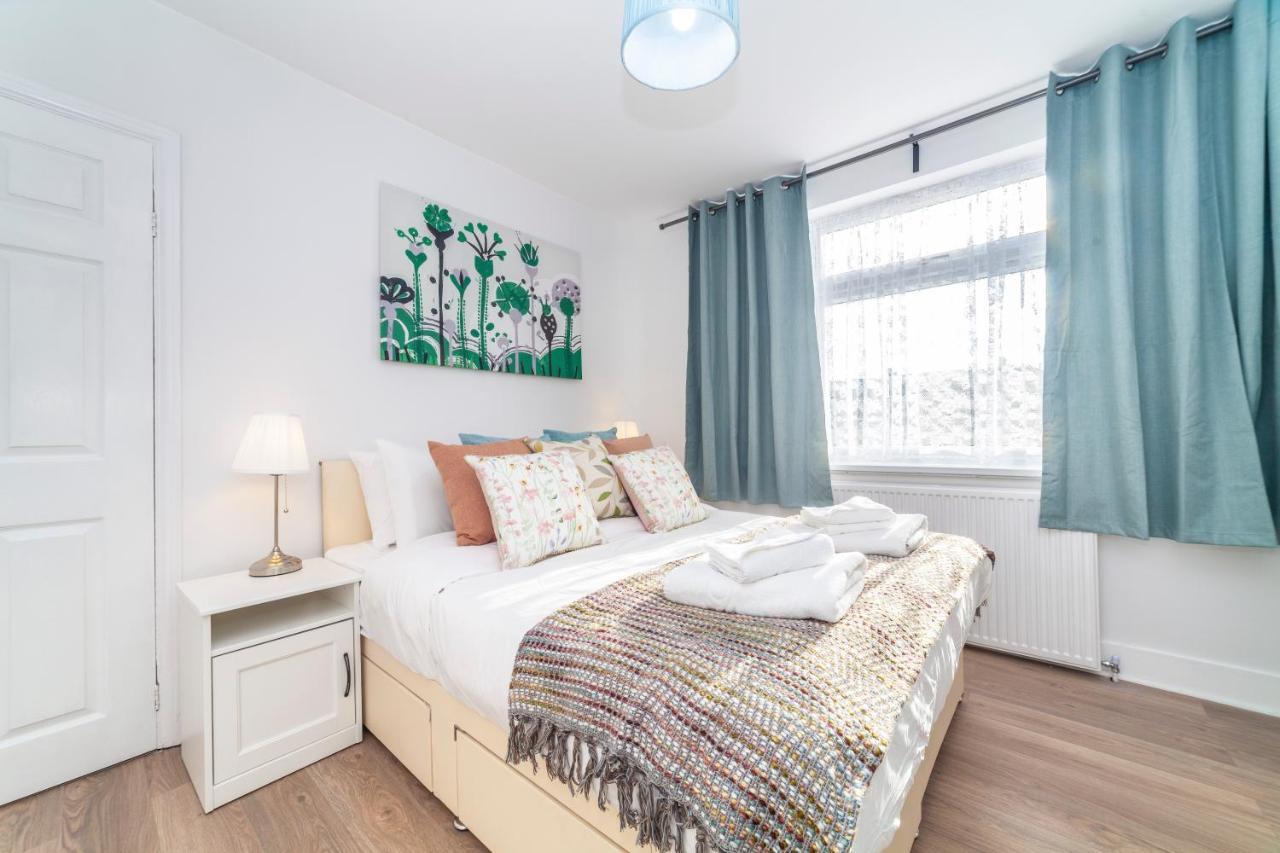 Autonomous 2 Bdr Apartment With Garden And Parking Enfield Exterior photo